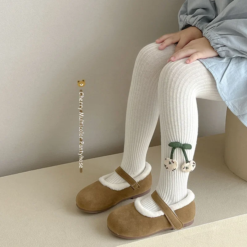 2023 neue Baby Mädchen Strumpfhosen Cartoon Kirsche Zubehör Weiche Baumwolle Mädchen Strumpfhosen Herbst Winter Doppel Nadel Hosen Strumpfhosen