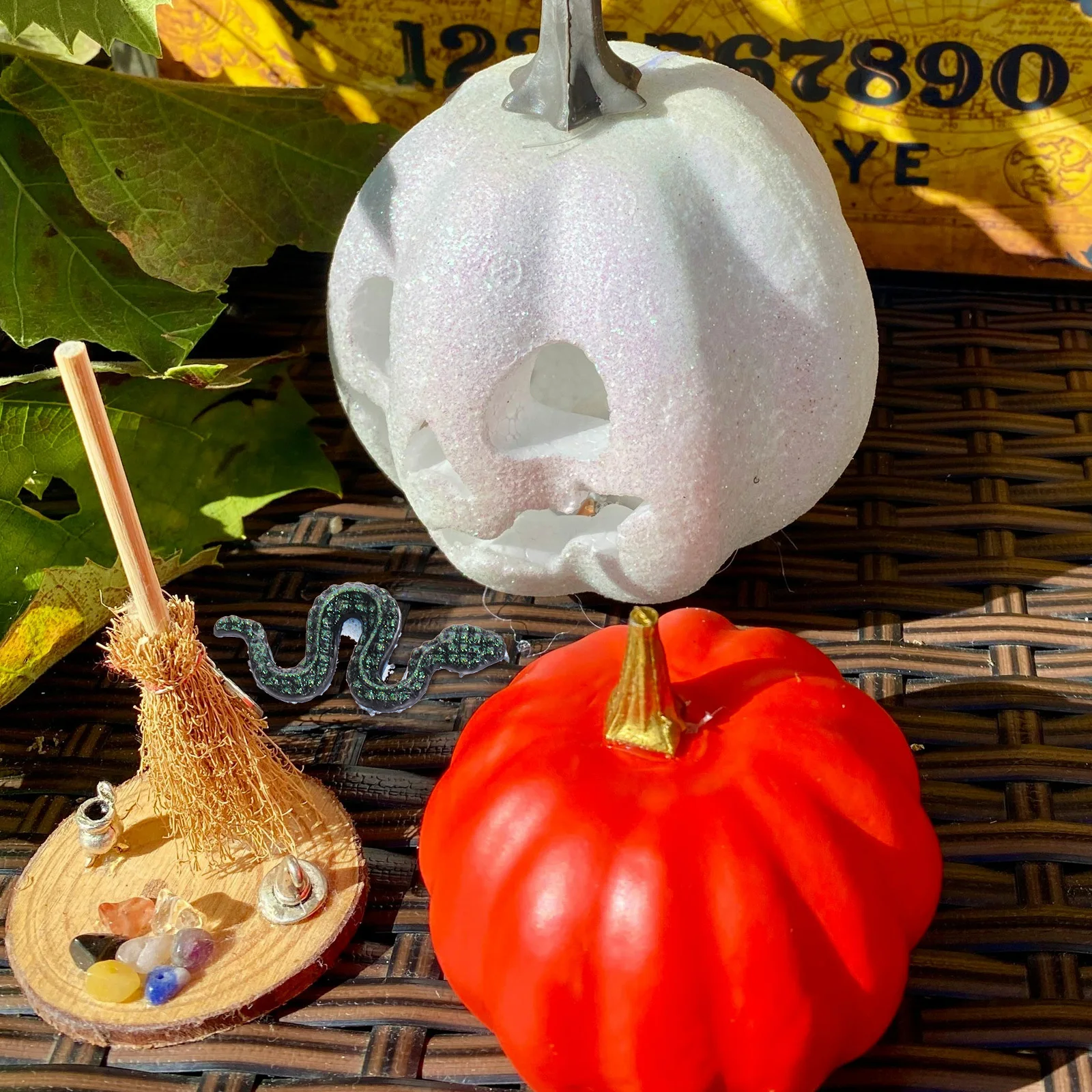 

120Pcs Mini Snake Resin Ornaments Halloween Small Animal Statues Tiny Figurines Fairy Garden Micro Landscape Snake Decorations