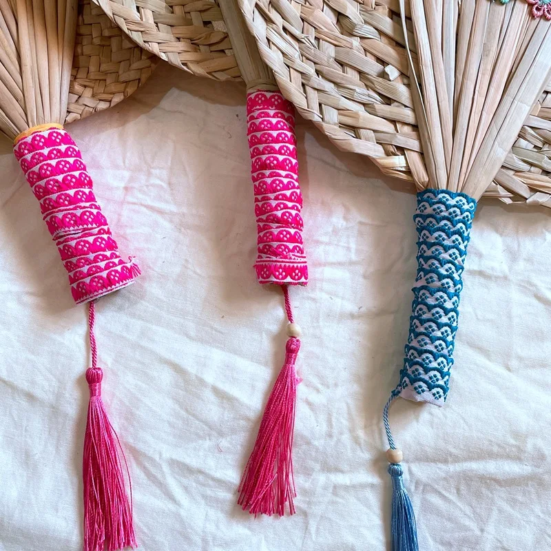 Braided Cattail Fan Gift Cattail Fan Craftsmanship Summer Fan Cooling Hand Shaking Fan Grass Woven Fan