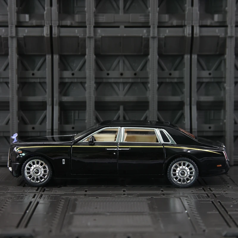 1:24 Simulated Rolls Royce Phantom alloy car model, doors and engine hood, trunk can be opened, sedan gift