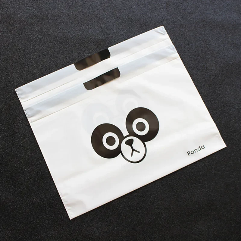 

50pcs/lot Lovely large Gift Shopping Bag Thicken Plastic Wedding Party Favor Bags white panda logo plastic gift bag with handle