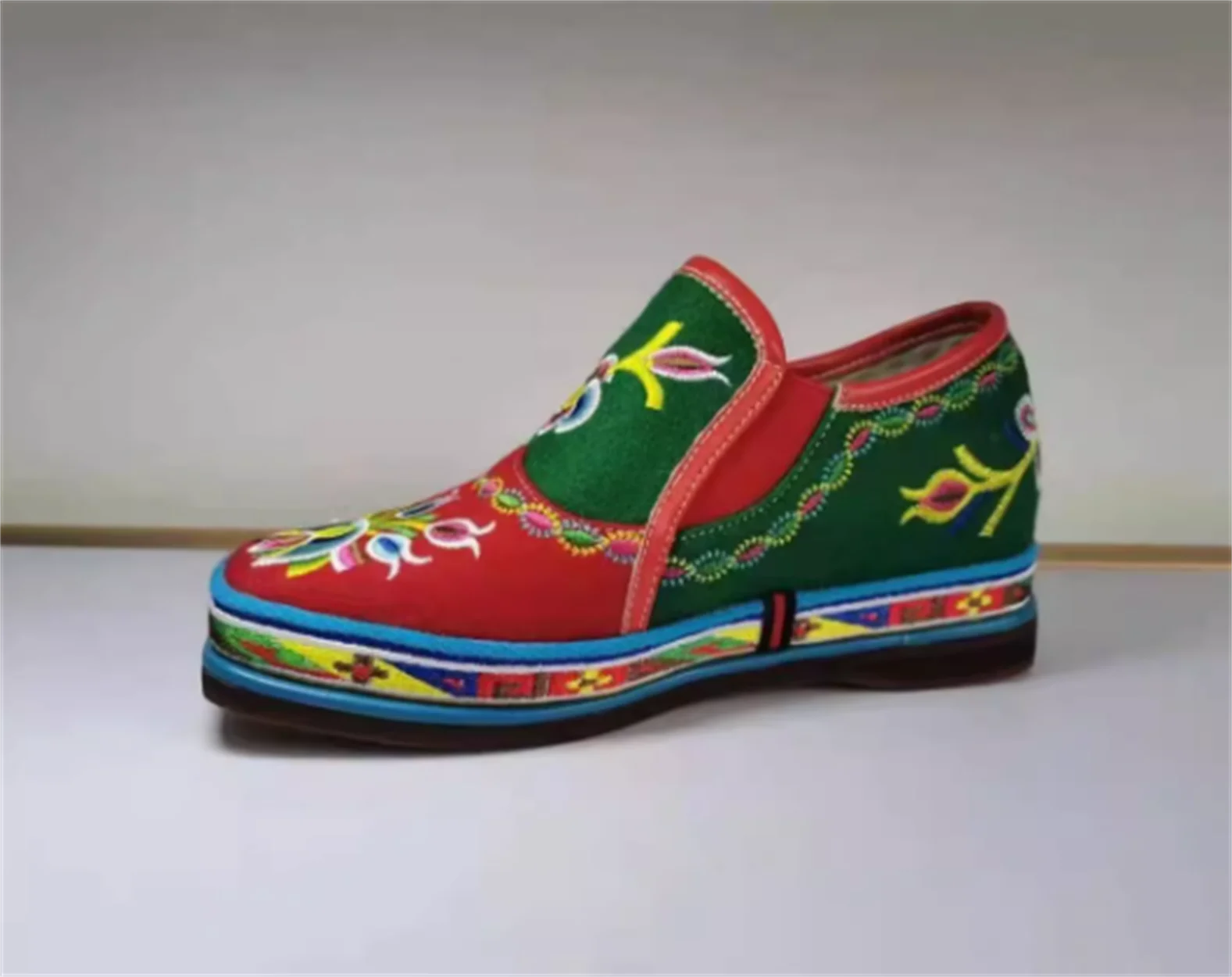 

Qiang women's shoes, ethnic style, cashmere embroidery, height increasing dance boots