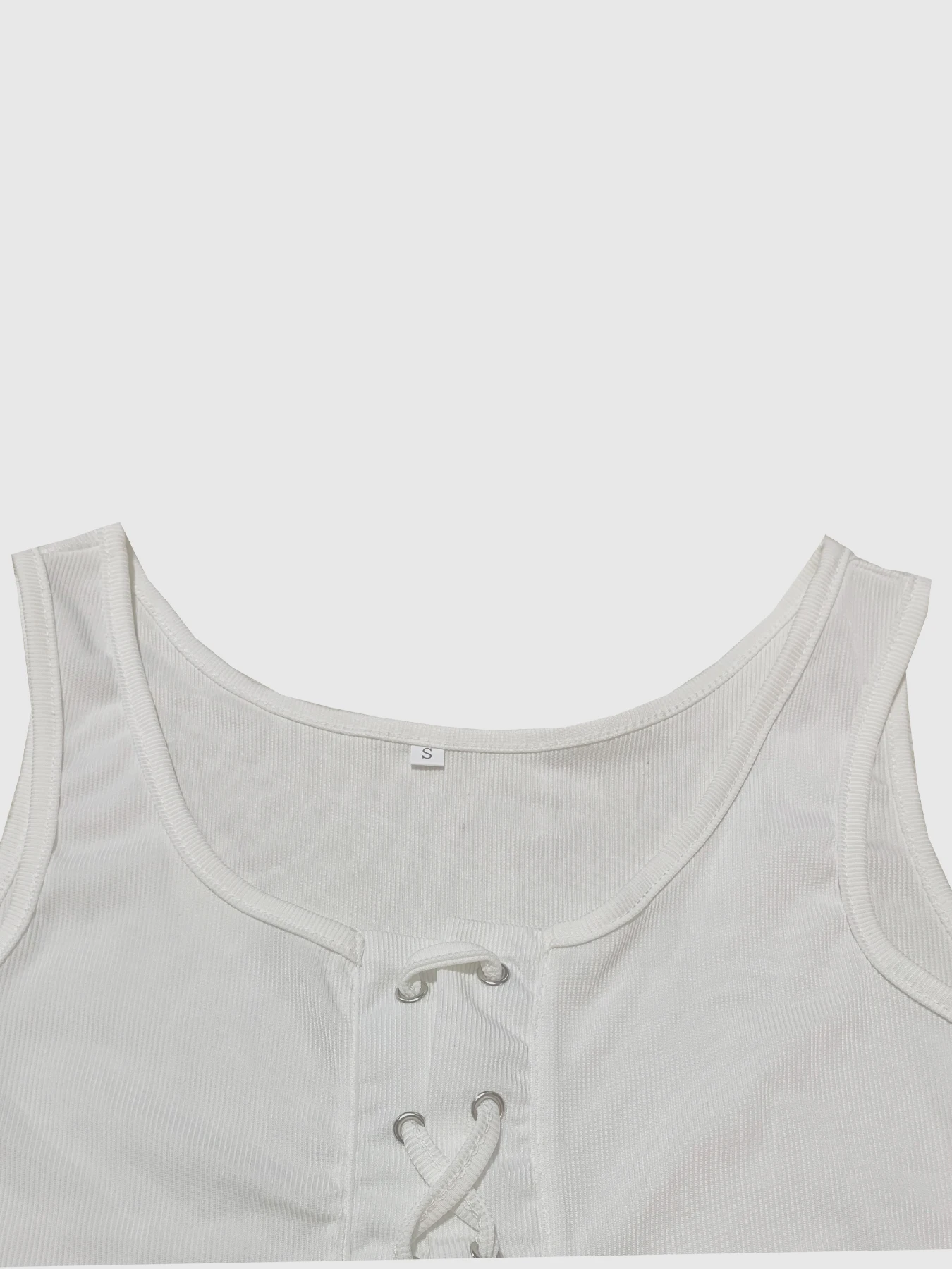 Sexy Sommer-Tanktop mit V-Ausschnitt und Kordelzug – langlebige, mikroelastische Strickweste, pflegeleicht und halbtransparent – Detail 14