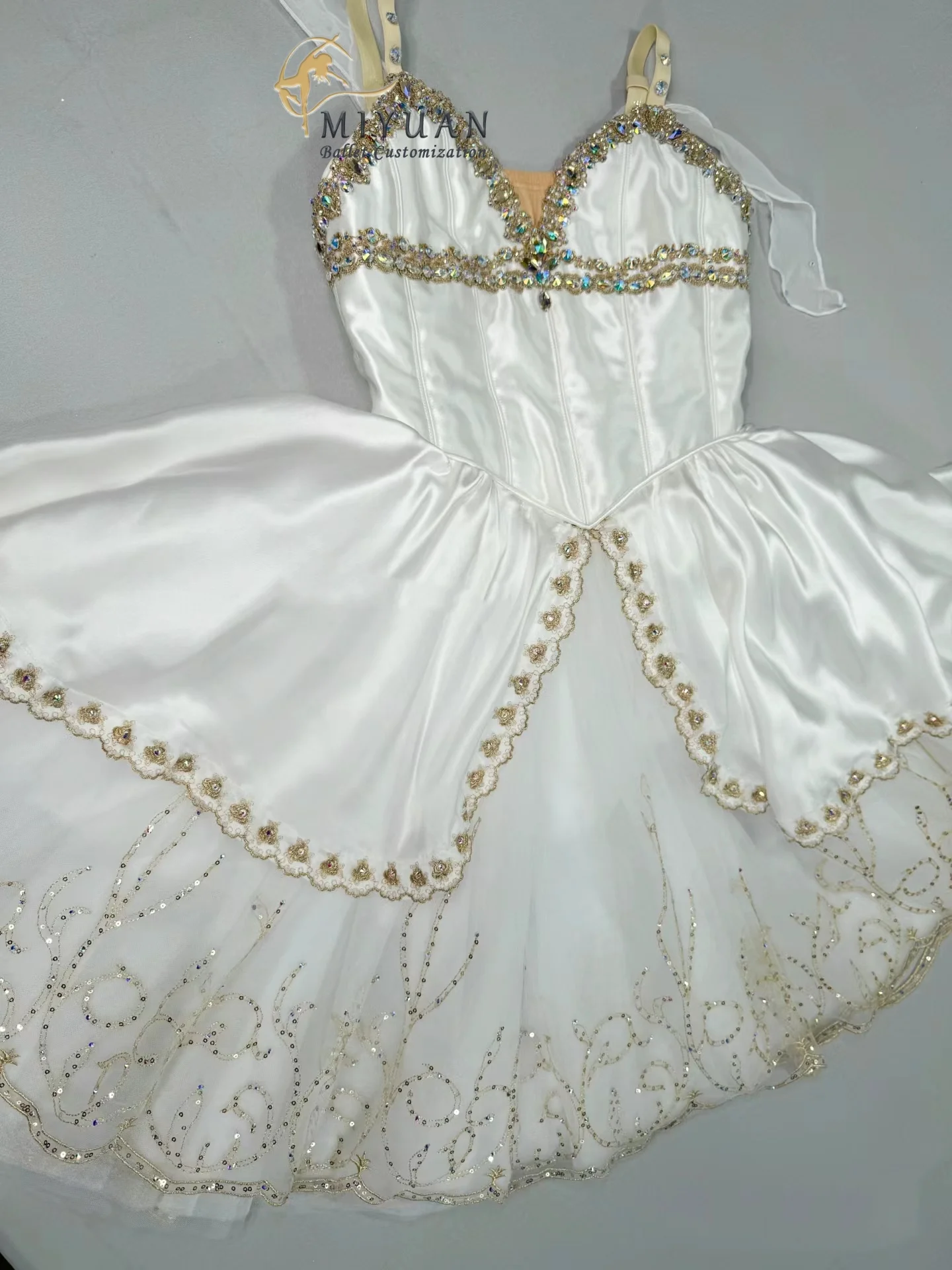 2024 New Youth Goddess tutu tailored for adults and children white contest long gauze dress