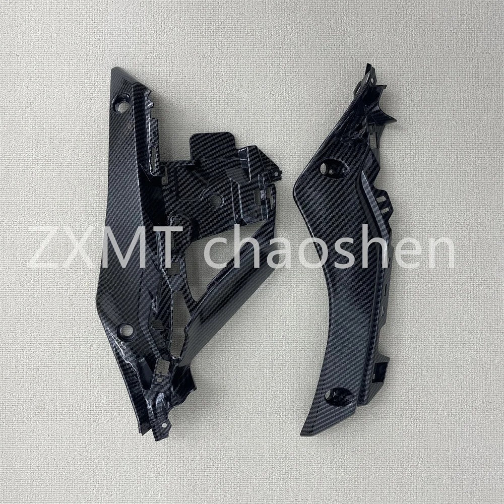 

The front small plate of the carbon fiber paint fuel tank of the Yamaha YZF-R1/R1M motorcycle is suitable for 2015-2019