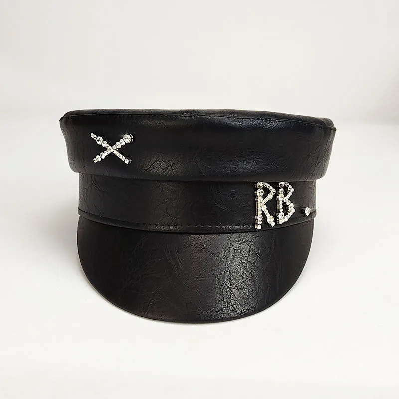 Damen Herbst Winter PU-Leder Newsboy Cap, Strass-Buchstaben Flache Mode-Mütze