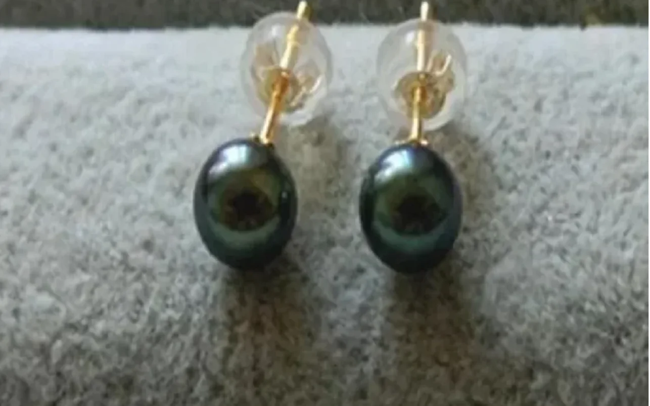 Tahiti round pearl earrings, 14 carat gold earrings, black, natural green, AAA, 6-7mm, 7-8mm, 8-9mm, 9-10mm.