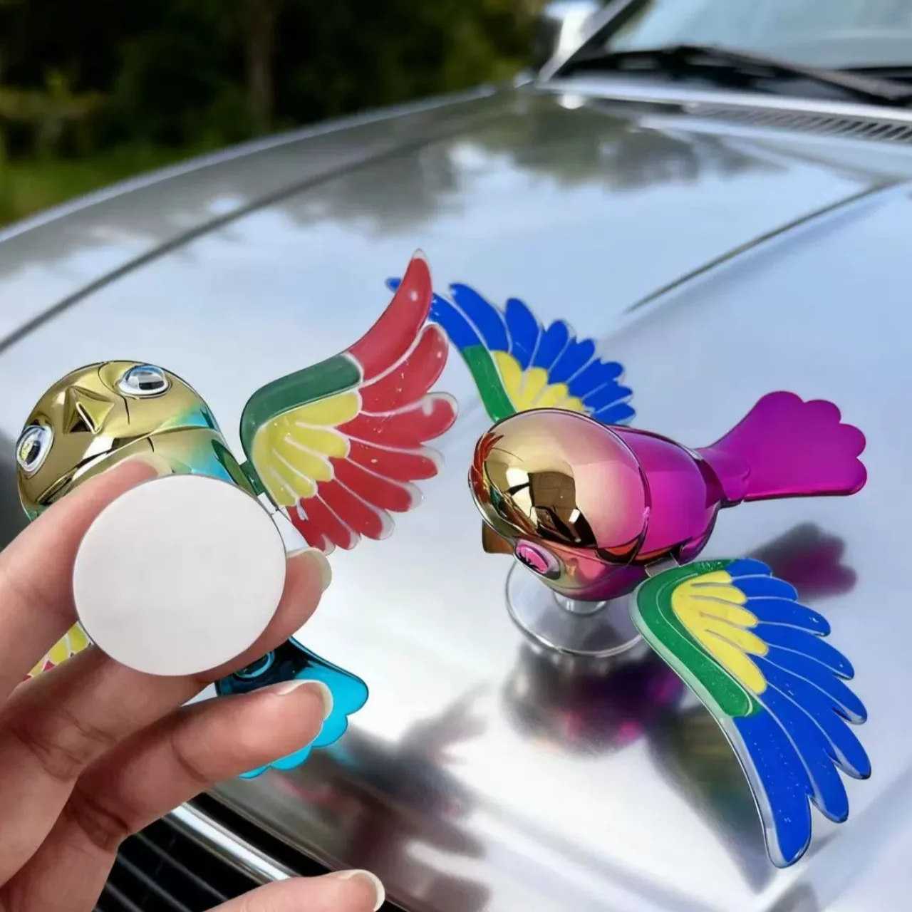 Creative Simulated Flying Bird Moving Wind-Swinging Wings Car Ornament with Adhesive Backing - Realistic Flying Bird Decoration