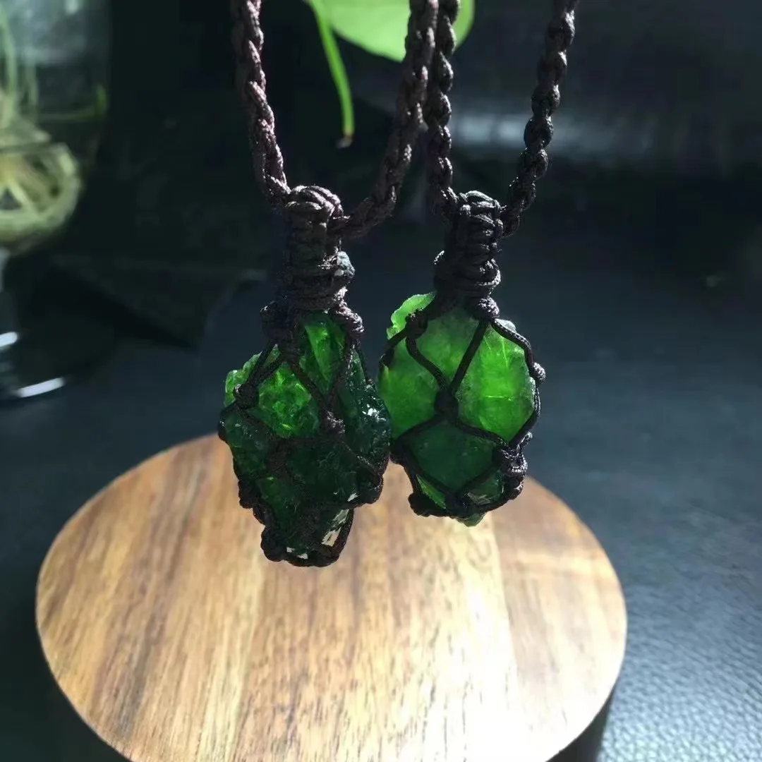 Unit One Piece Rough Natural Diopside Crystal Gemstone Pendant With Weaving Rope