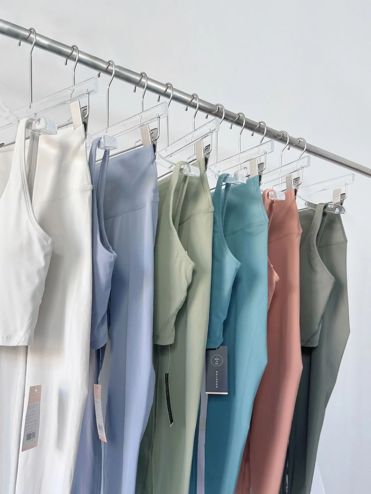 

Женские леггинсы с высокой талией для фитнеса, бега и йоги, ультрамягкие, можно носить как верхнюю одежду, спортивные, облегающие, базовый слой, длинные.