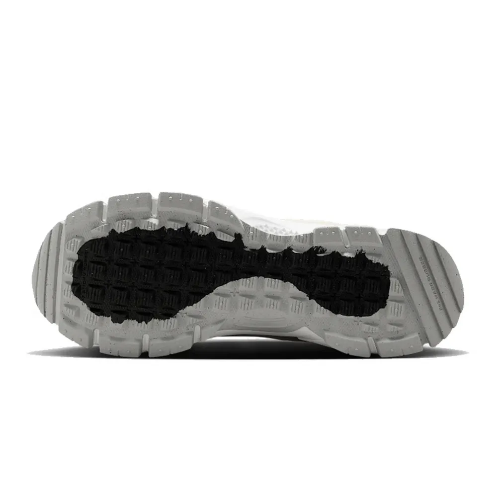 Nike VOMERO ROAM Men's Running Shoes: Sporty, Comfortable, Non-Slip, Durable, Lightweight, Stylish, and Versatile HJ4646-100