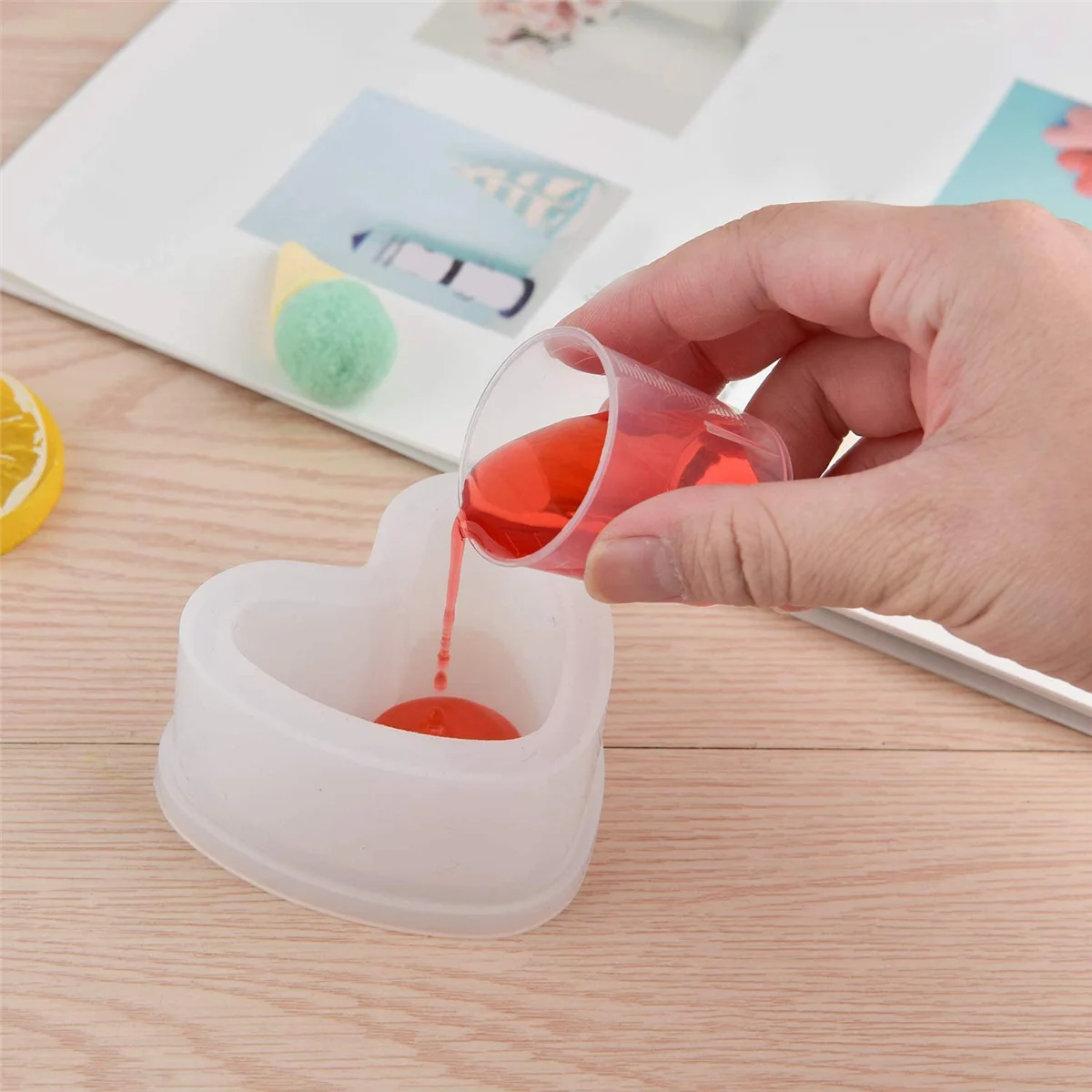Confezione da 100 tazze graduate in plastica da 30Ml/2 once tazze in scala trasparente tazze di miscelazione epossidiche trasparenti con bastoncini di agitazione da 100 pezzi