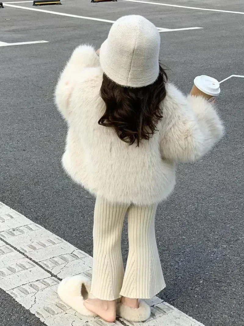 Coats 2025 Wintre New Girls Plush Thickening Children Clothing Versatile Furs Cotton Fashion Outerwear Simple Warm