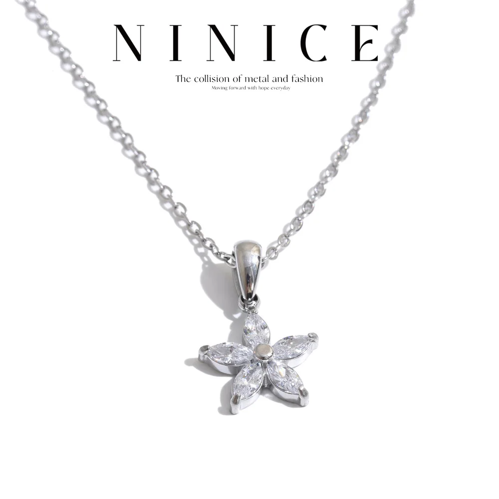 NiNice Edelstahl-Blumen-Halskette mit Zirkonia-Anhänger für Alle Anlässe, Trendiger Vielseitiger Damenschmuck