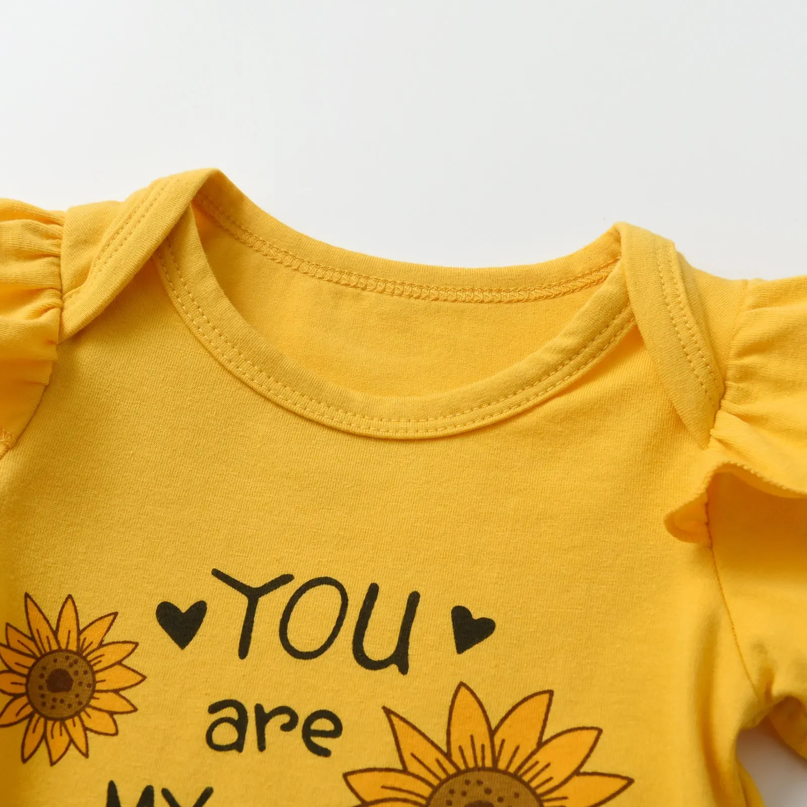 New Summer Newborn Baby Girl Casual Clothes Set Letter Printed Short Sleeve Romper Top + Floral Flared Pants + Headband Outfit