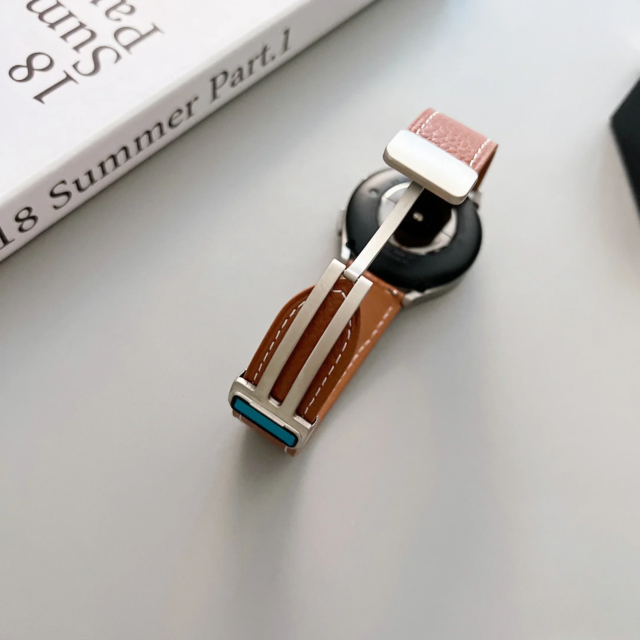 20 مللي متر 22 مللي متر حزام من الجلد لساعة سامسونج جالاكسي 7 6 5 4 40/44 مللي متر 6/4 سوار مغناطيسي كلاسيكي لساعة هواوي GT5 4Pro GT3 46 مللي متر