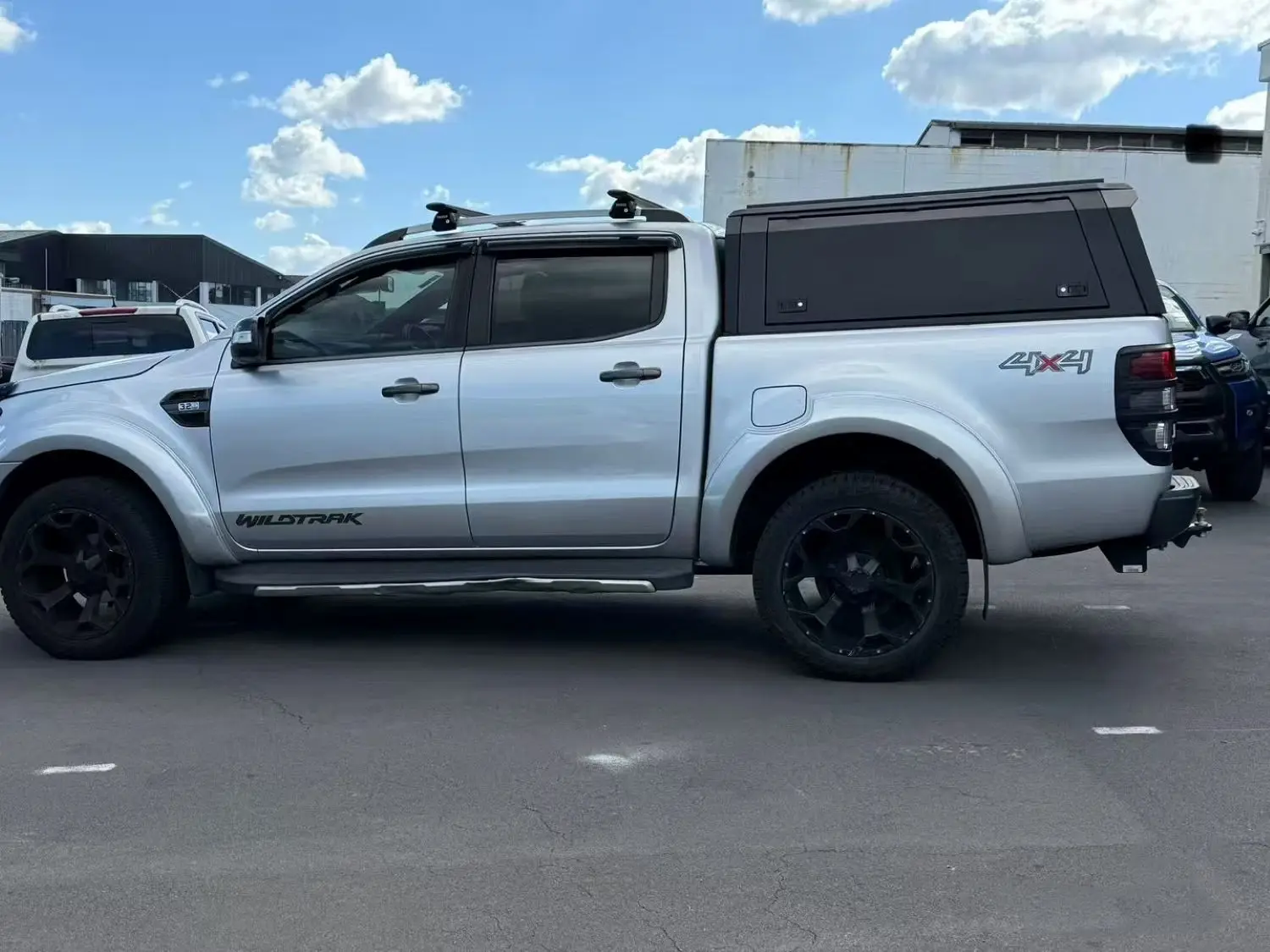 

4x4 High Quality Customized Hardtop Bed Caps Aluminum Truck Toppers Pickup Truck Canopy for F150 5.5FT Auto Accessories