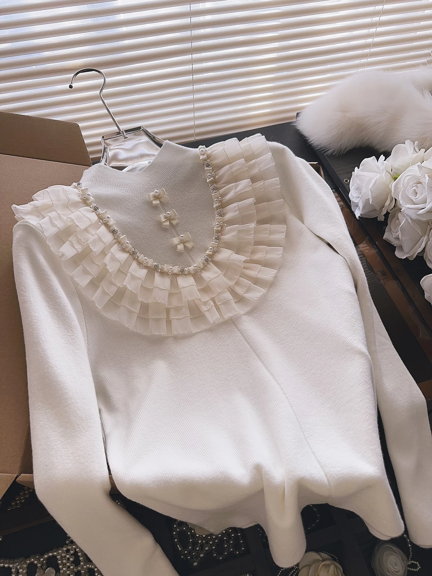 

Chic Knitted Base Layer Top Women's Faionable Versatile f High round Ne Knot Wooden Winter New Arrival