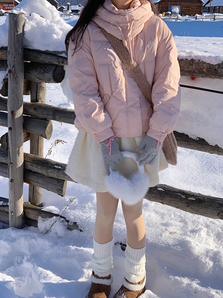 

Женская зимняя теплая куртка-пуховик Sweet Sleort с капюшоном, белая, с наполнителем из розового пуха, на молнии