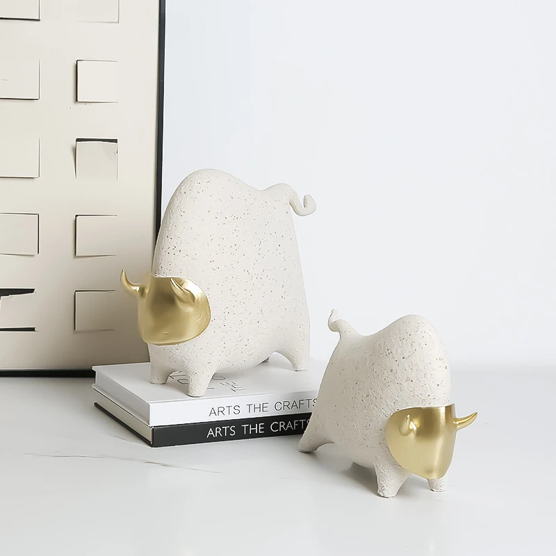 Resin Crafts Artificial Animal Sculpture Goldhorn Cattle Abstract Cow Ornaments Decorative Figurines Home Decoration