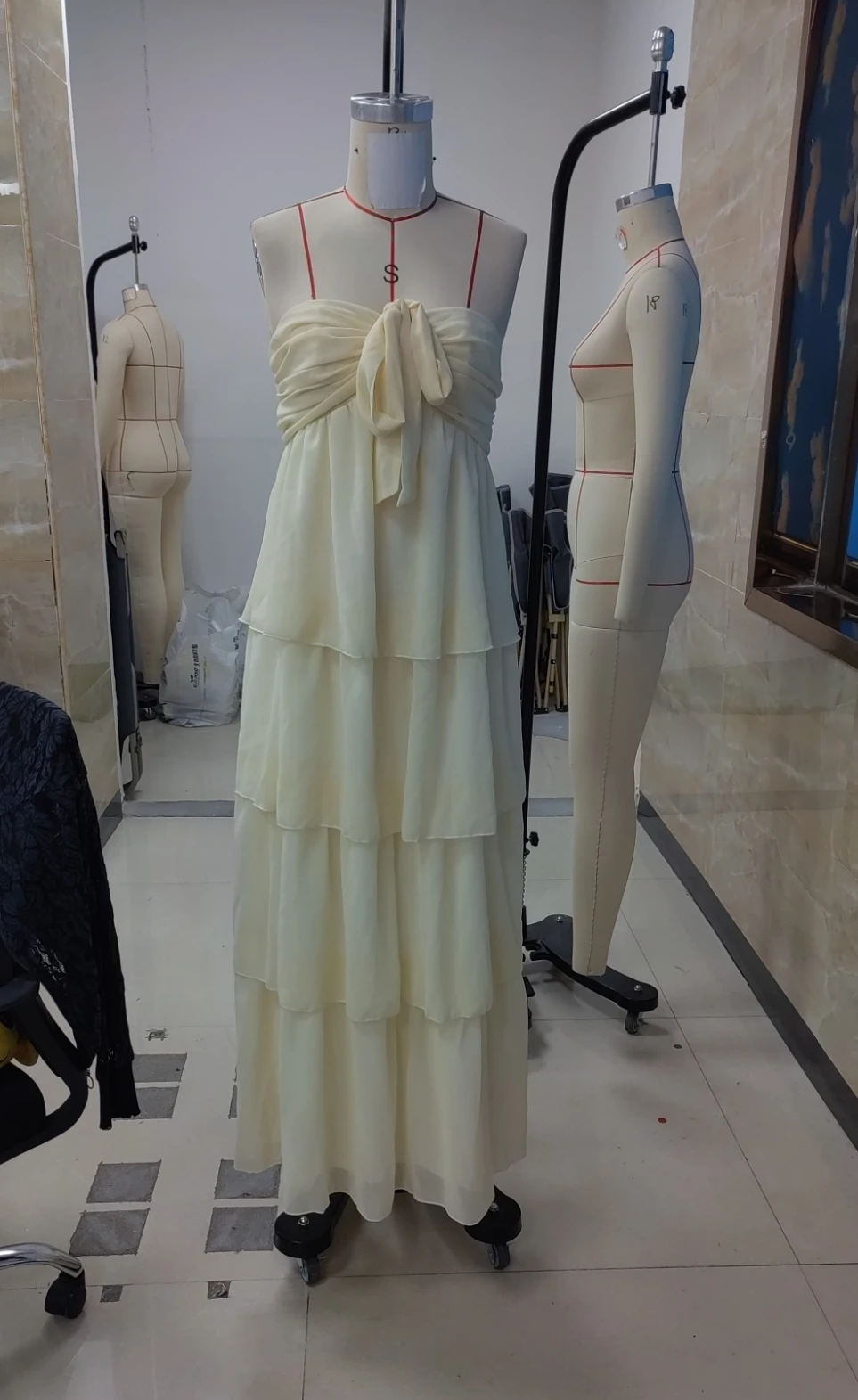 Vestido longo sem alças feminino moda sem mangas em camadas bainha tubo vestido de praia de verão