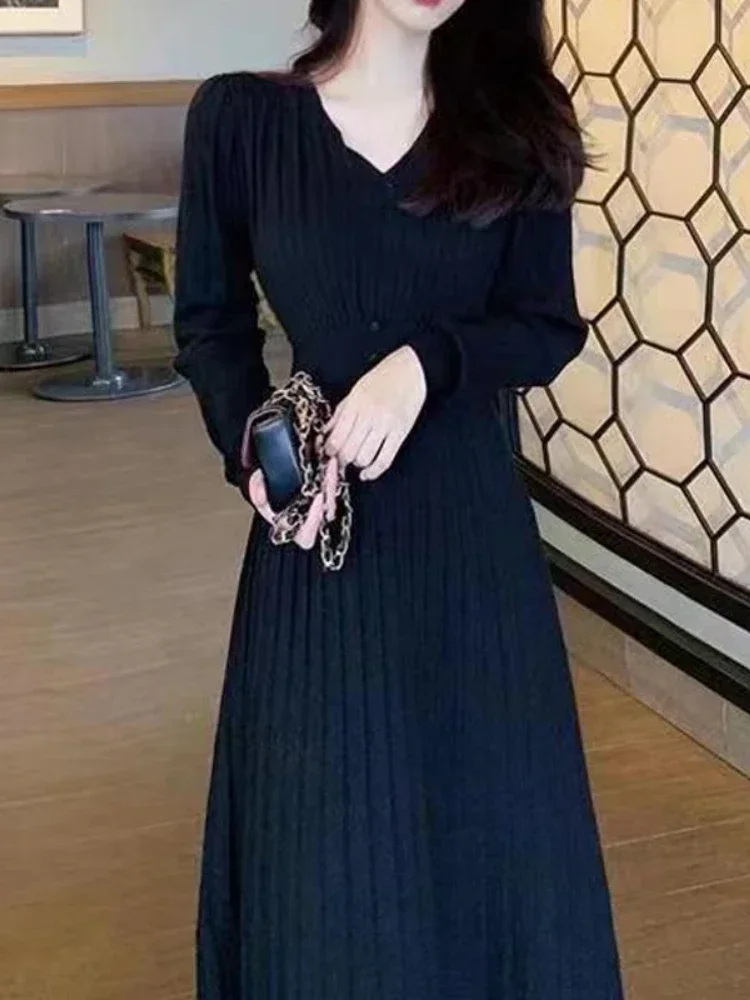 V-neck High Waist Pleated Knitted Dress Autumn/Winter New Warm Long Sleeve Pullover Solid Color A-line Woolen