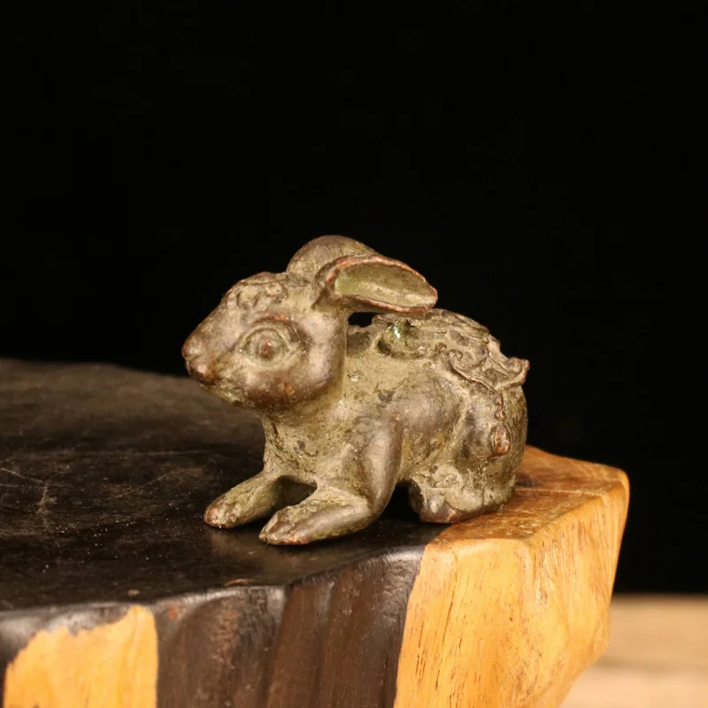 

Wholesale Vintage Alloy Zodiac Rabbit Figurine Antique Collection Imitation Copper Small Rabbit Ornament Craft