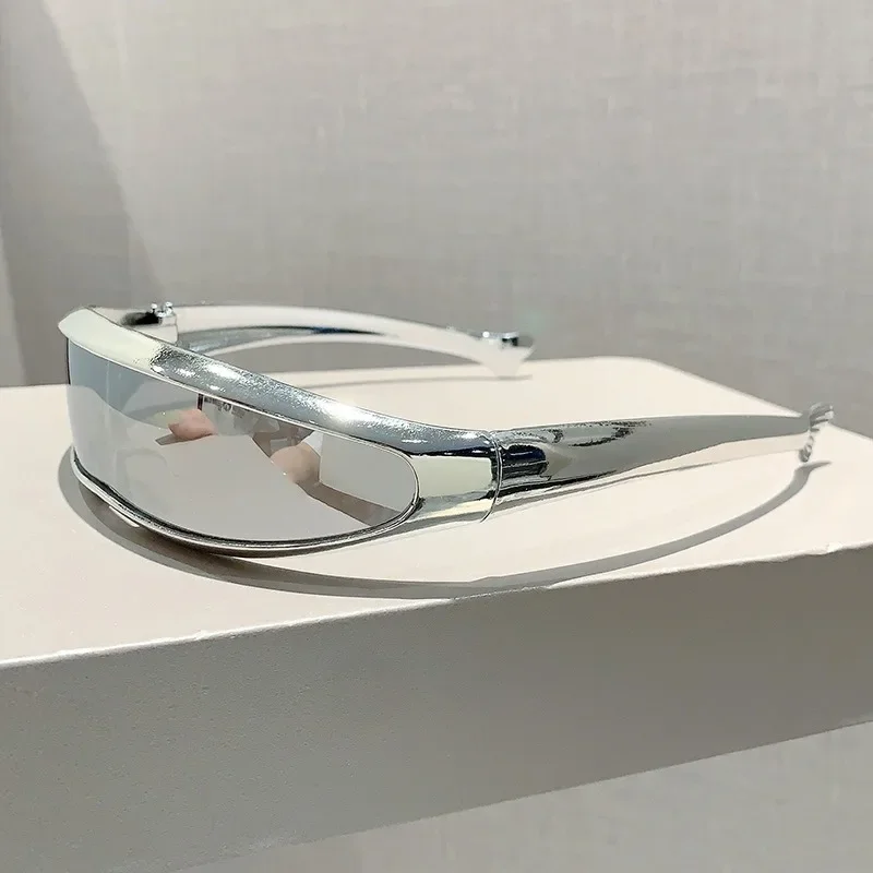 مستقبلية قطعة واحدة مرآة شخصية مطلي النظارات الشمسية النساء الرجال 2025 Y2K Steampunk نظارات الهذيان نظارات الحفلات UV400