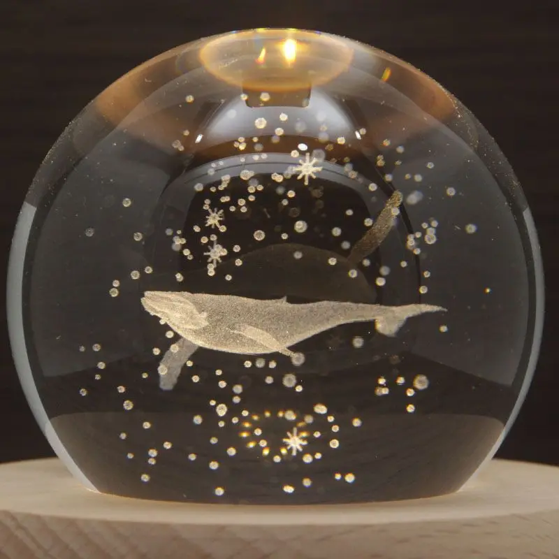 

Птичья поэма Кит Хрустальный шар Музыкальная шкатулка Вращающийся орнамент, музыкальная шкатулка Креативный световой подарочный орнамент