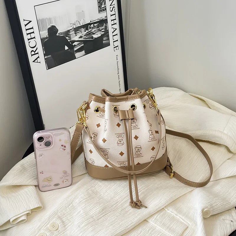 

2025 Cute Bear Print Bucket Bag - Fashionable Crossbody Shoulder Purse for Women, Casual & Stylish