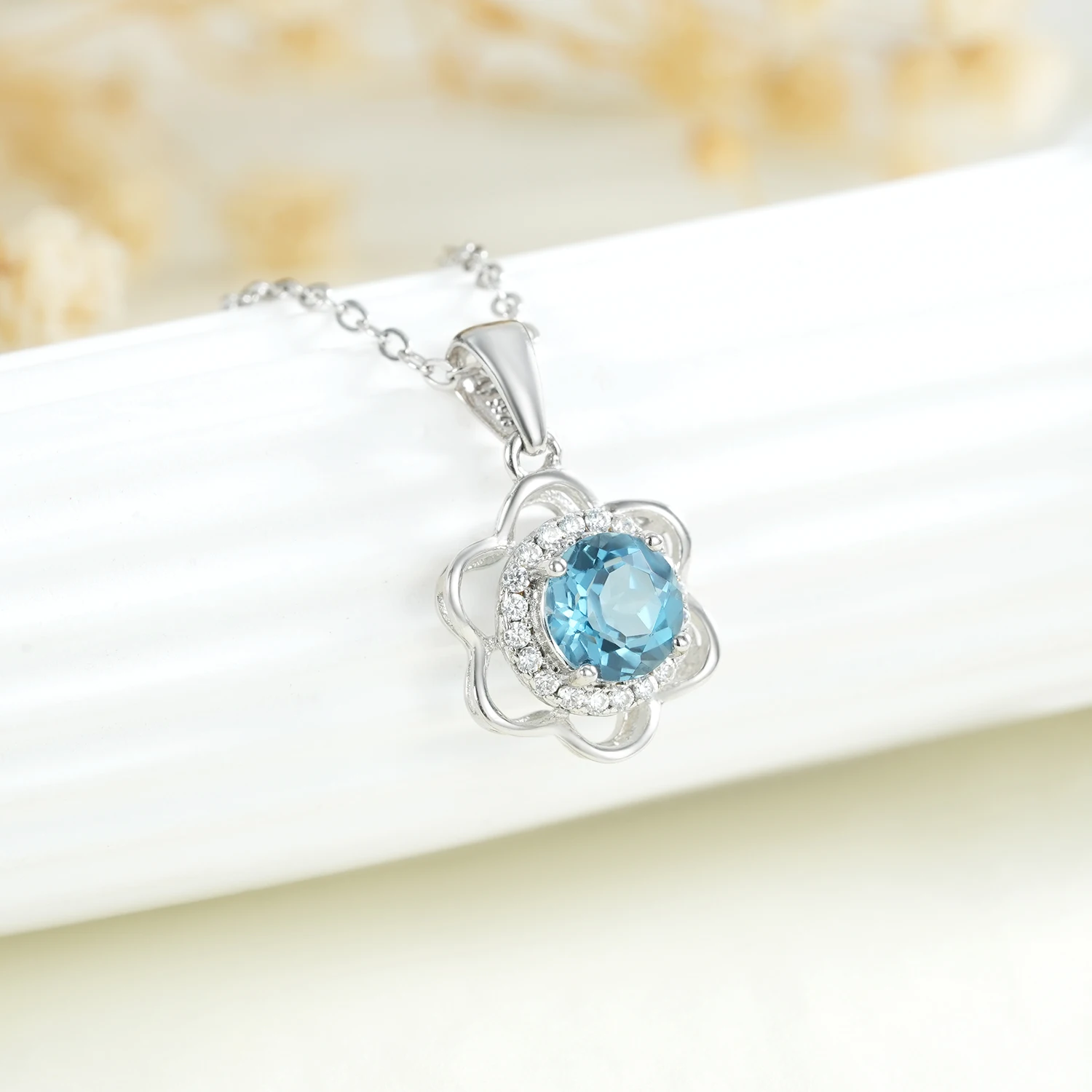 SILE العصرية فضة 925 زهرة قلادة القلائد النساء الطبيعية السويسري الأزرق توباز معلقة سلسلة الترقوة مجوهرات فاخرة