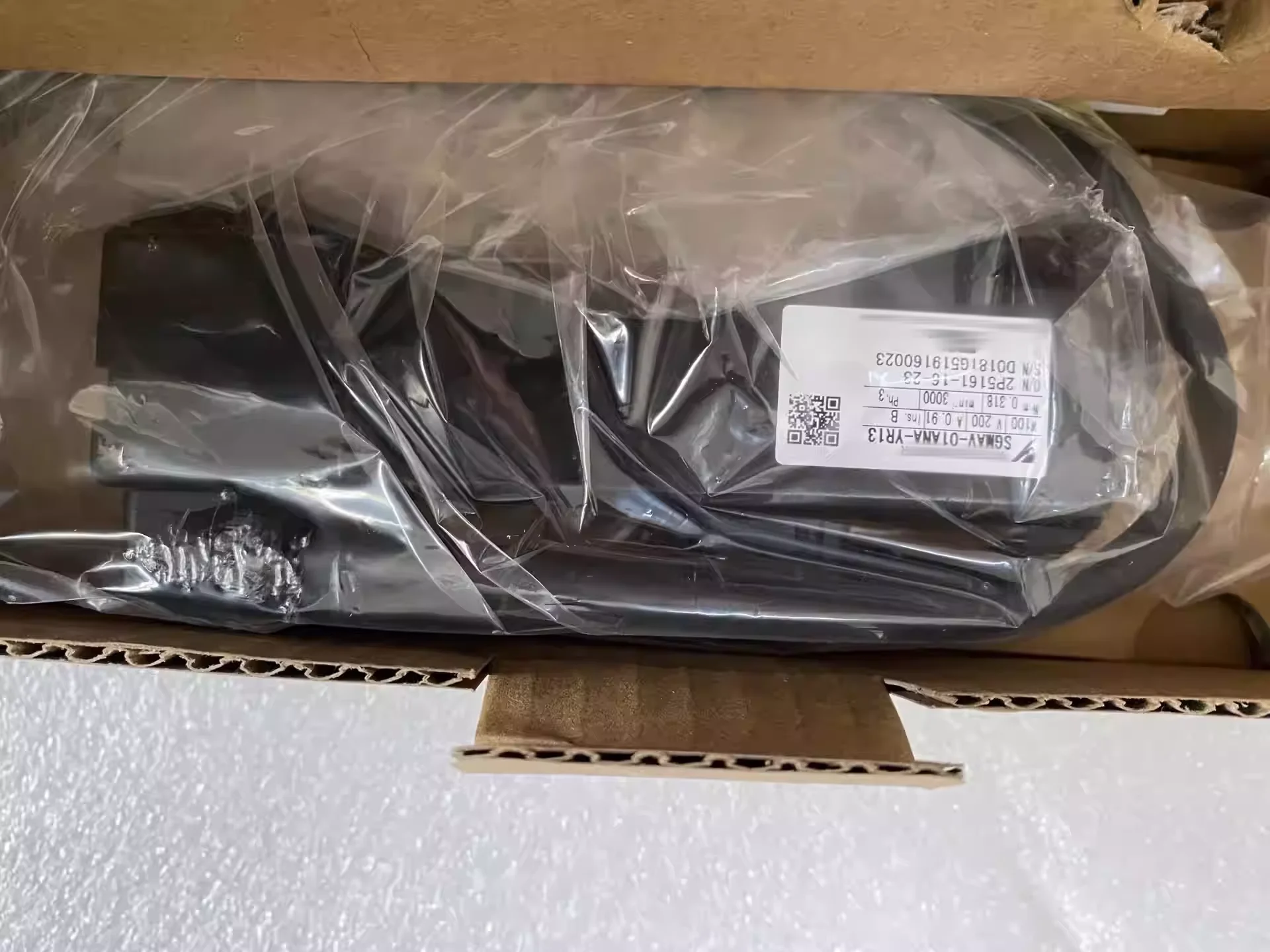 

Machine hand motor SGMAV-01ANA-YR13 original