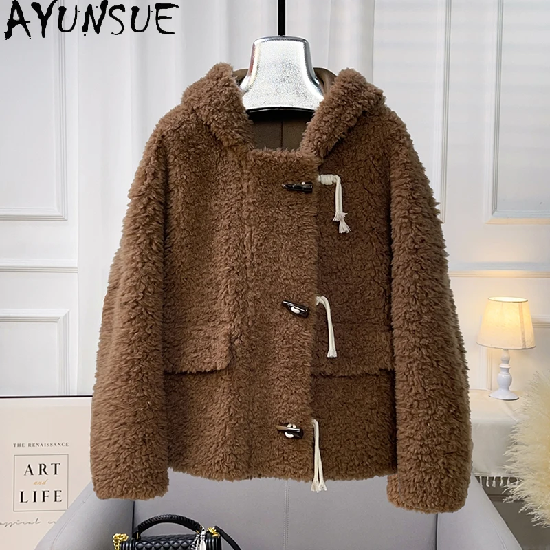 

AYUNSUE Autumn and Winter New Lamb Wool Coat Women Horn Button Hooded Short Pure Wool Sheep Shearing Jacket Casaco Feminino