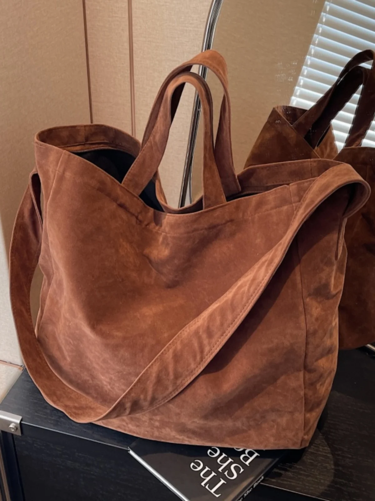 

Large Capaci Women's oulder Bag Simple Match Tote Bag for Class Autumn Winter New Sle Korean Sle Soft Suede Material