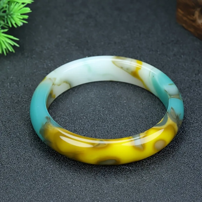 

Изысканный стильный браслет из натурального камня — элегантный желто-белый цветочный дизайн