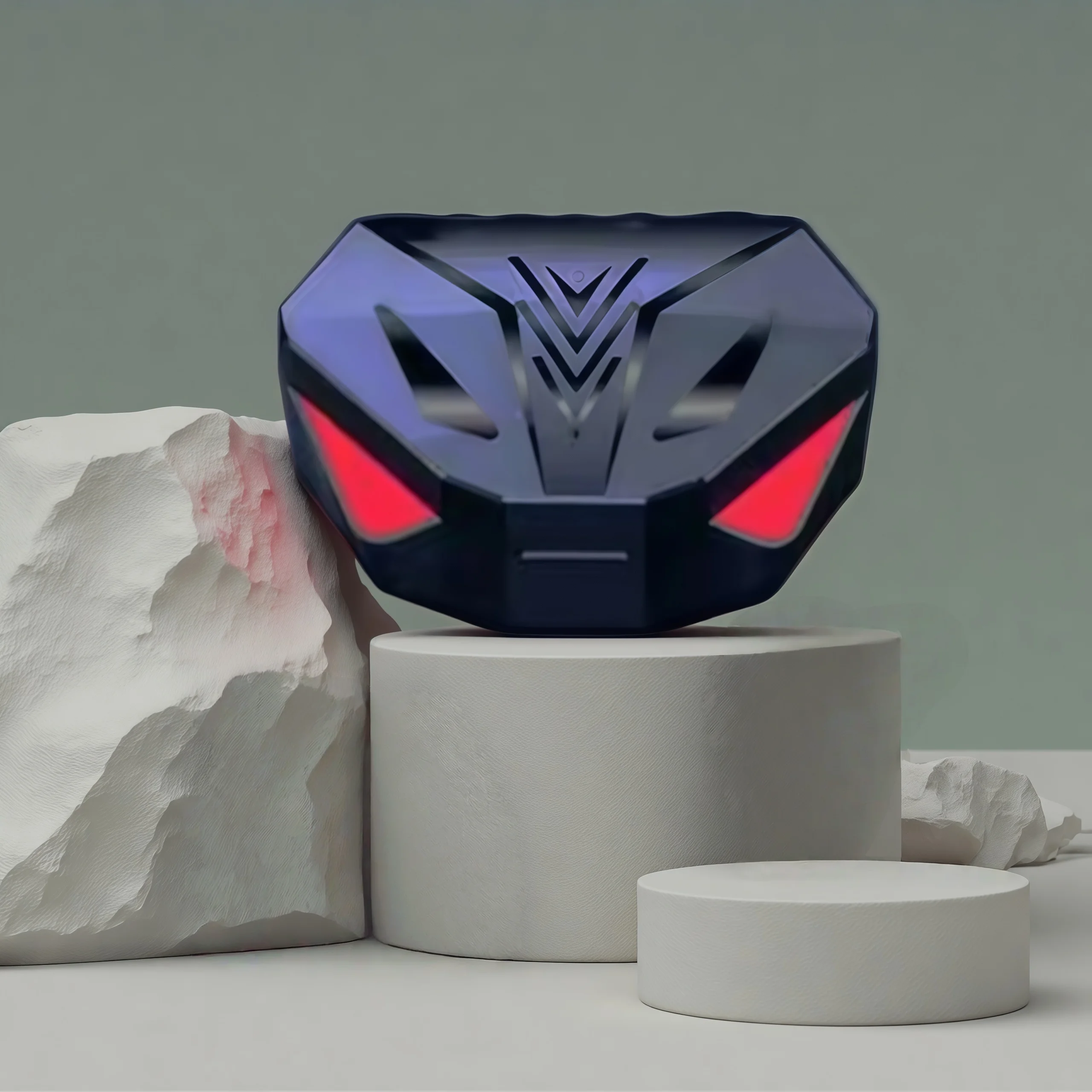 The new X15 wireless Bluetooth headset is also a hands-free game with microphone.