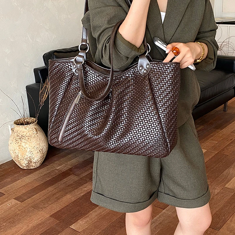 Koreanische Schultertasche mit seitlichem Reißverschluss, Vintage Casual Handtasche für Damen, minimalistische, schicke, einfarbige Rattan-Webtasche, Einkaufstasche – Detail 13