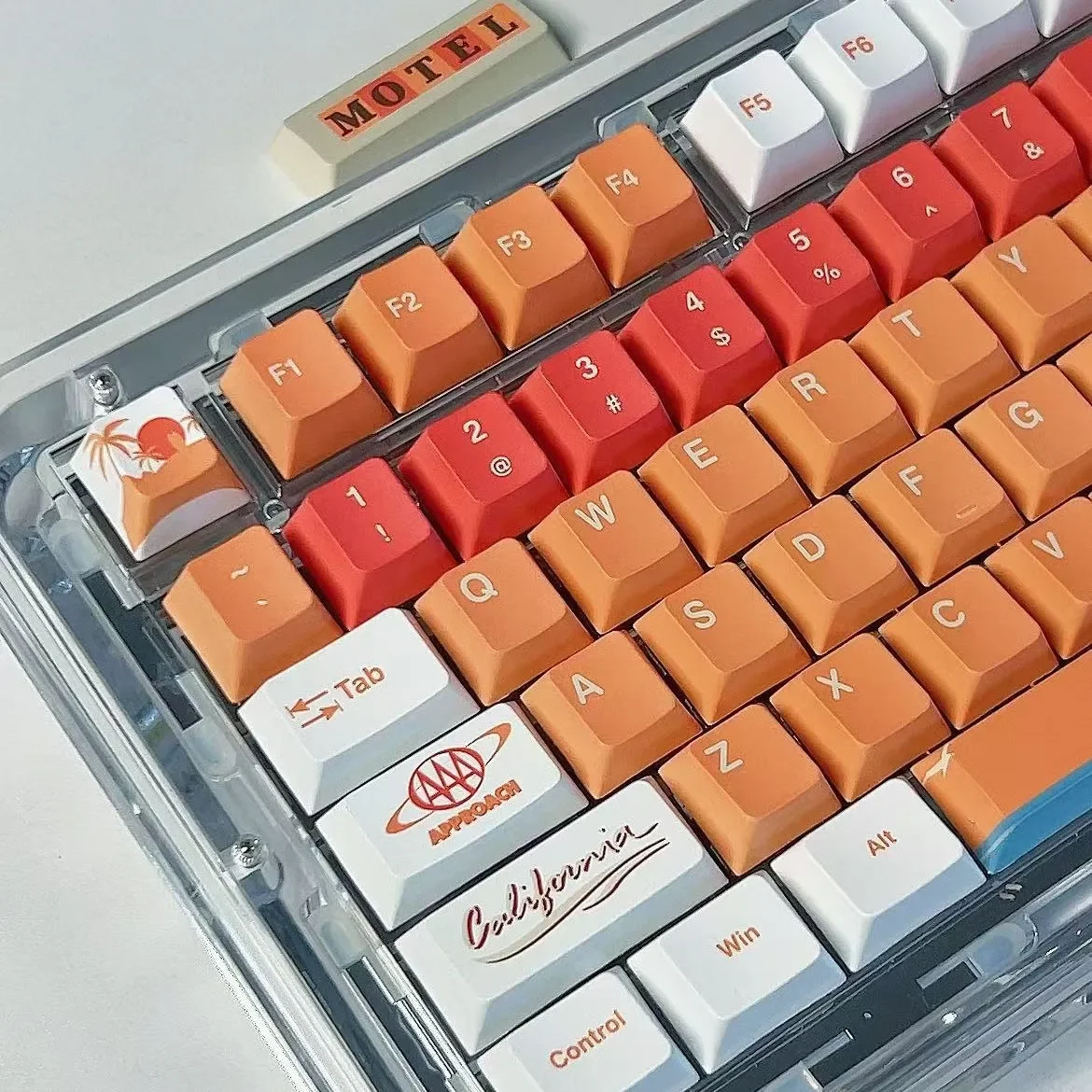 

California style keyboard keycaps hot sublimation process, colorful color scheme, suitable for a variety of axes, game office co