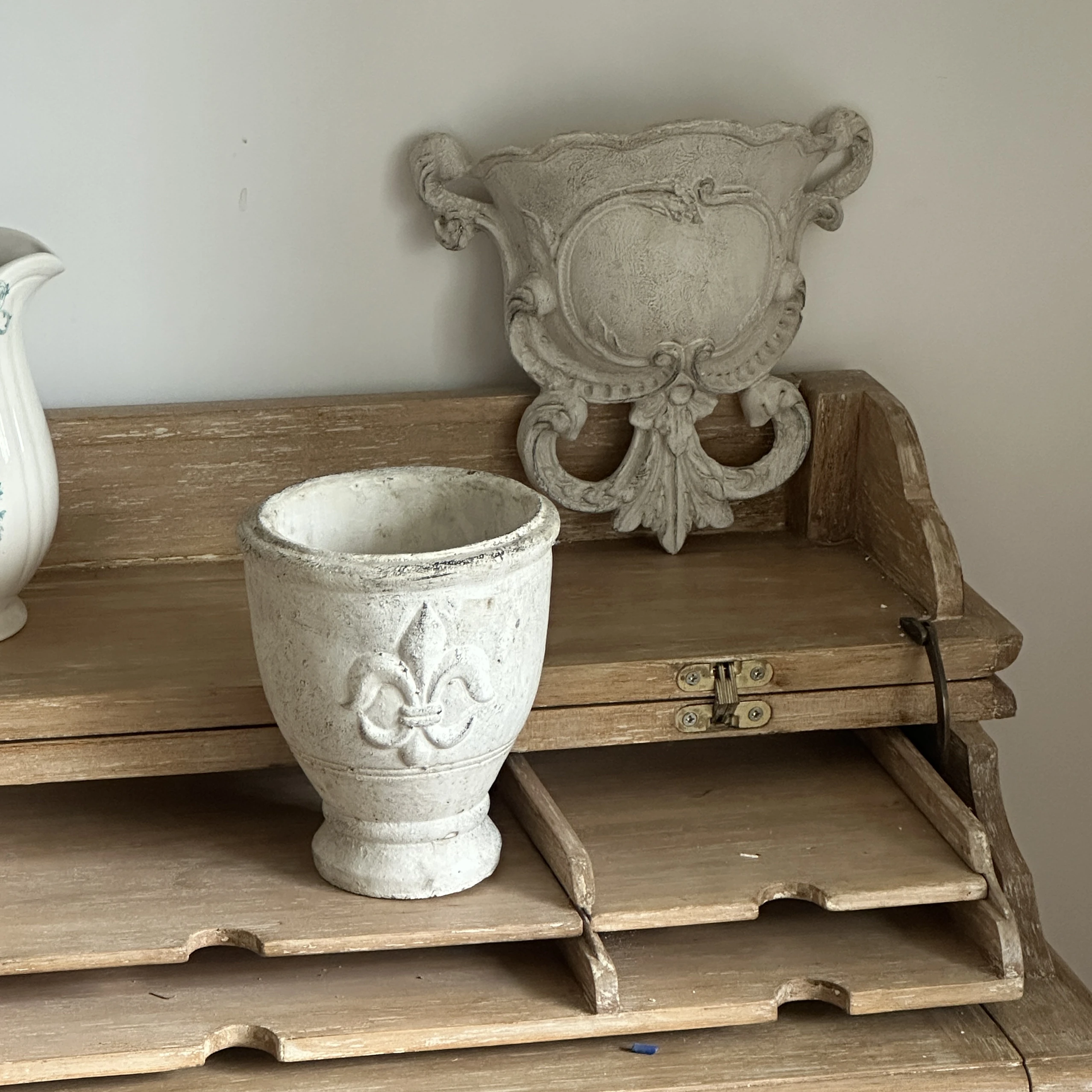 

Ретро-европейская ваза для цветов, декоративное украшение для дома, настольный держатель для цветов для гостиной и столовой