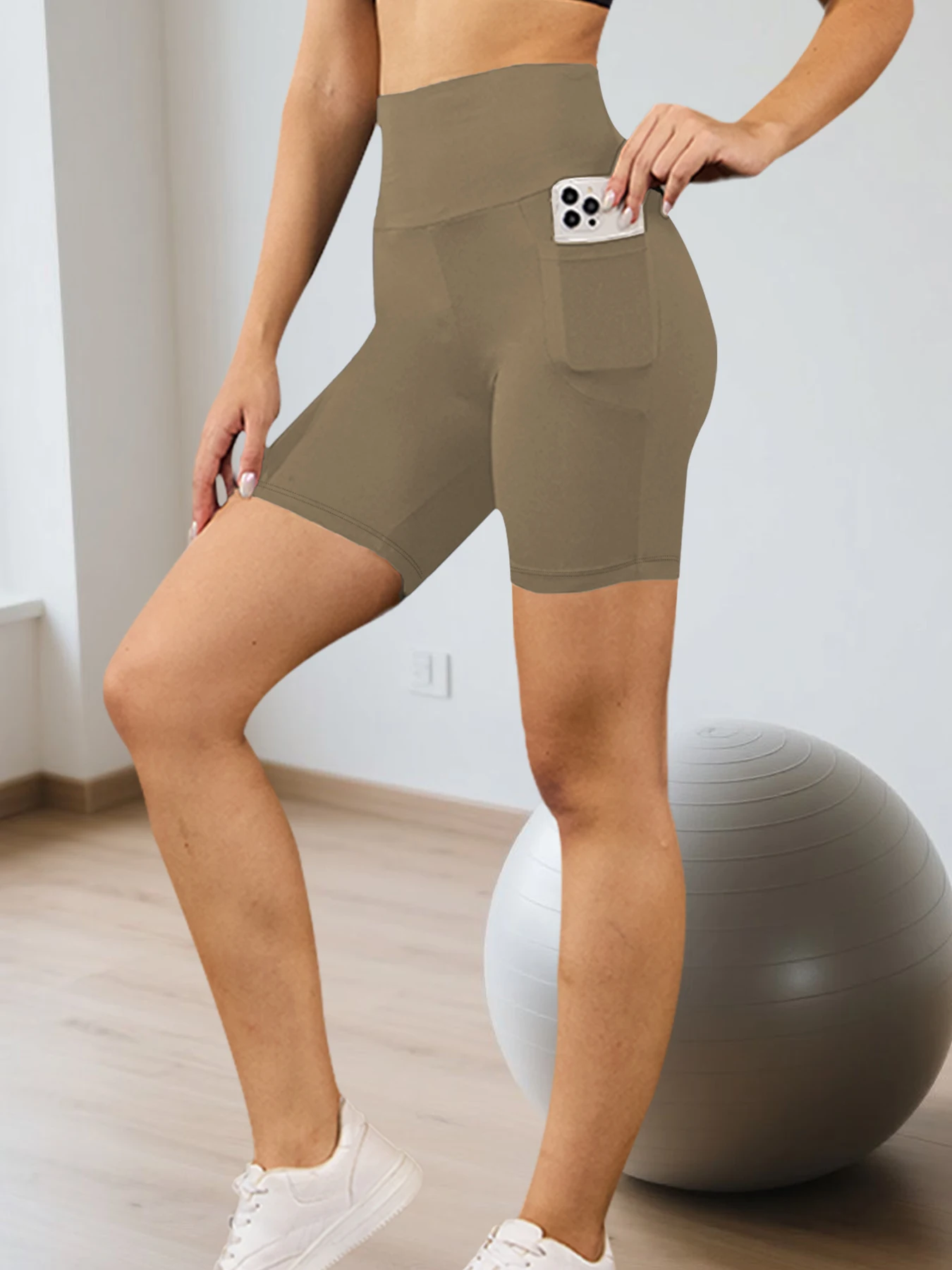 여성용 포켓 달린 운동 반바지. 5인치 하이웨이스트 바이커 스타일, 매우 부드러운 복부 보정, 비침 방지