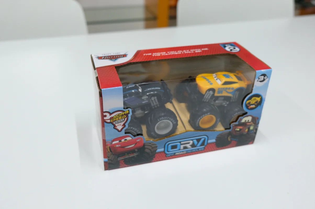 ชุดรถออฟโรดดิสนีย์ abDual Inertia รุ่นพลาสติกหลากหลายแบบสำหรับของเล่นและงานอดิเรก รถยนต์ทั่วไป ชุด 2 คัน