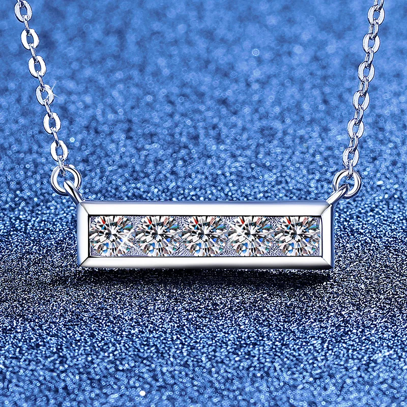 

Platinum PT95018k Gold Necklace Full of Diamonds, No Worries Brand, Retro Collarbone Chain Pendant,One Carat Moissanite Necklace