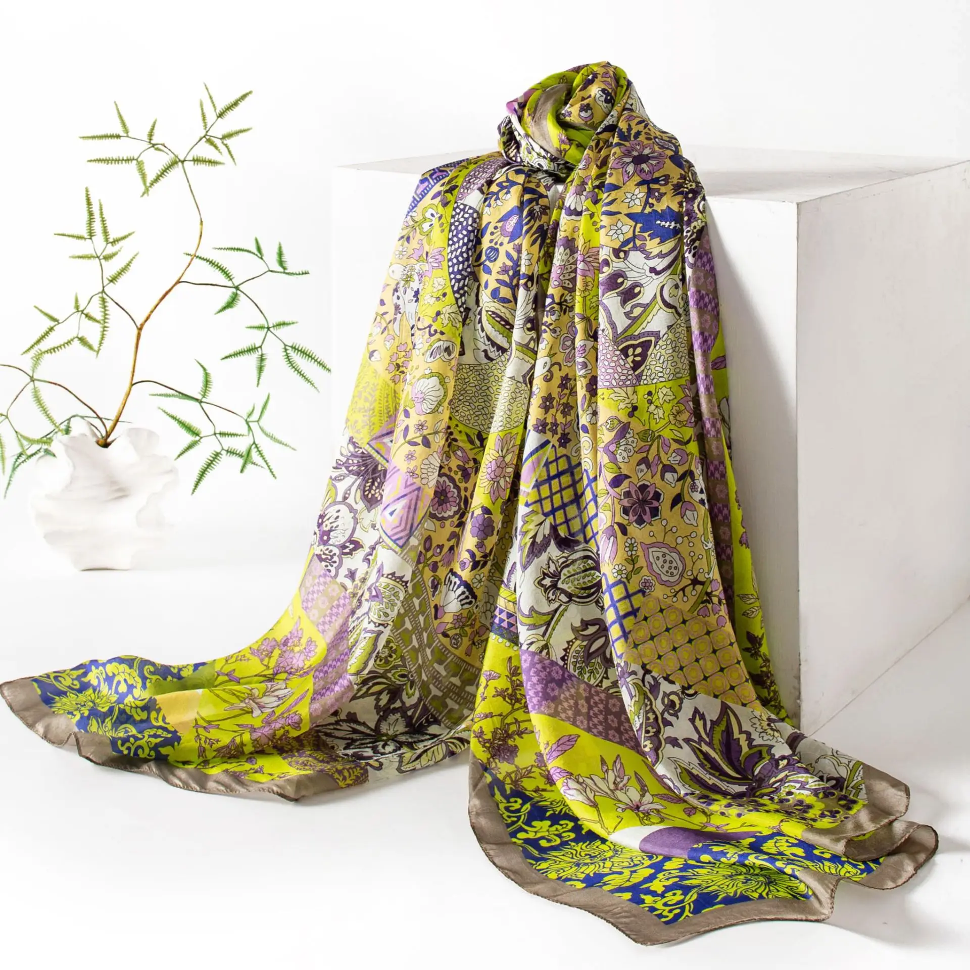 

Autumn and Winter New Yellow Floral Printed Scarf Female All-Match Commute Fashion Sunshade Warm Shawl