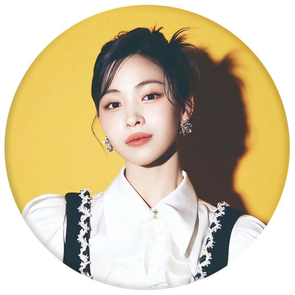 Kpop ITZY JAPAN 3rd Single Song Algorhythm Brooch 6CM Round Tinplate Badge Mirror Keychain Bag Accessories Pendant Key Ring Gift