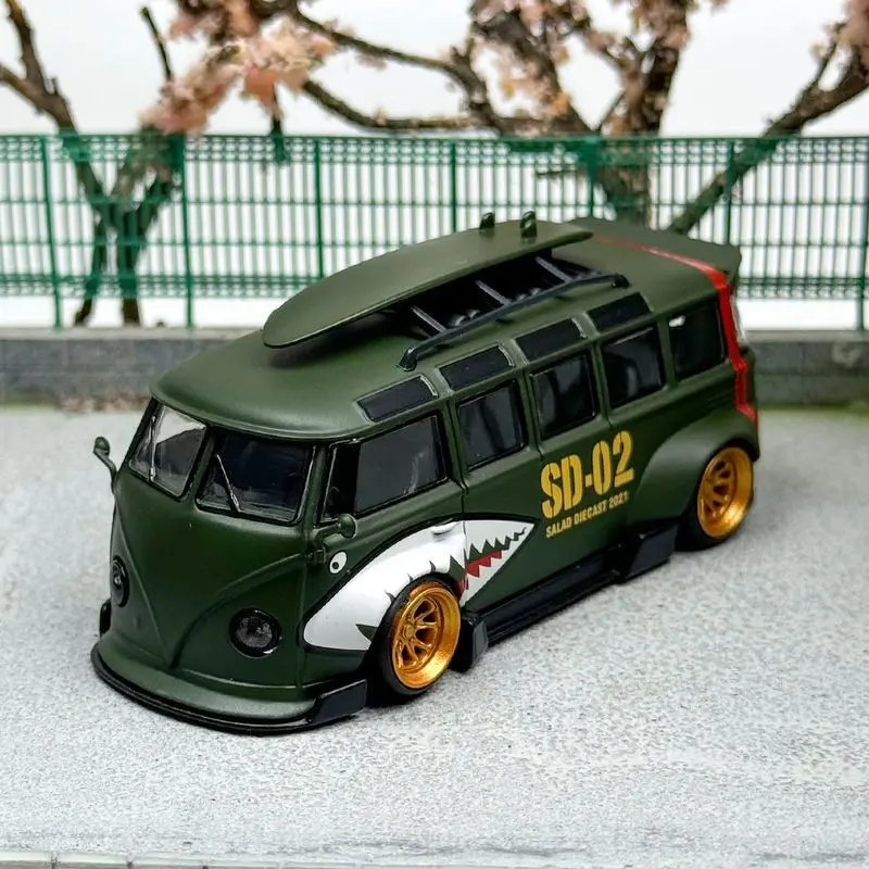 Flame 1:64 Volkswagen VW T1 Van Kombi Wide Body Modified Version Alloy Car Model Ornaments
