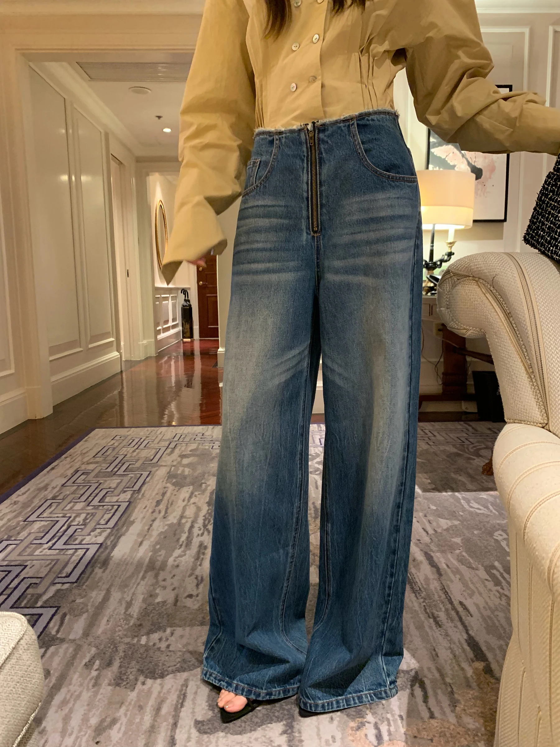 

Blue Washed Frayed Hem Denim Jeans Women's Loose Silhouette Straight Leg Casual Cotton Spring Summer Fashion Street Style