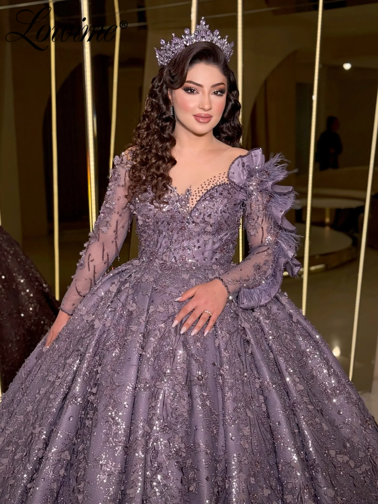 

Purple Prom Dress Feathers Long Sleeves A Line Evening Gowns Crystals Aso Ebi Dubai Arabic Party Dresses Customized 2026 Robes