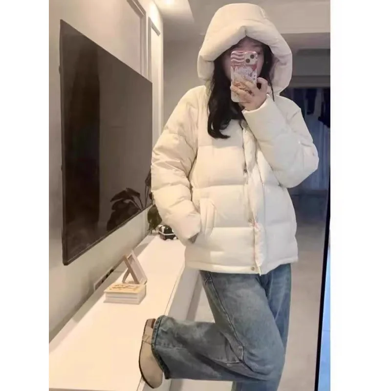 เสื้อแจ็คเก็ตบุผ้าฝ้ายสำหรับเด็กผู้หญิง แบบหนา สำหรับฤดูใบไม้ร่วงและฤดูหนาว  แบบมีฮู้ด สไตล์เกาหลี  แบบสั้น  สำหรับนักเรียนหญิง  เสื้อแจ็คเก็ตพัฟเฟอร์  ให้ความอบอุ่น