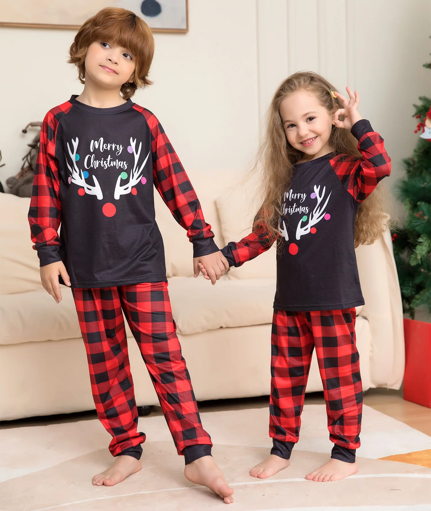 Conjunto pijama de Natal estampado família, pijama manga comprida, preto e vermelho, cheque correspondente