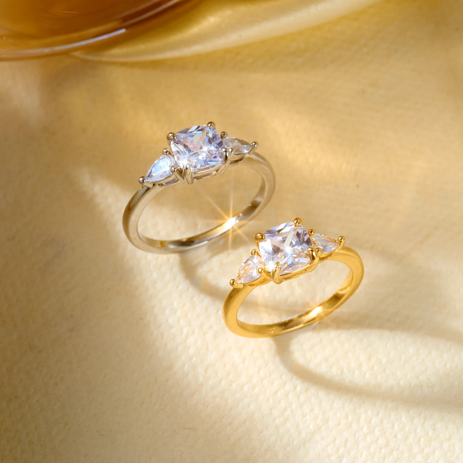 Zarter Brillanter Ring für Frauen Klassischer Messing-Zirkon Birnenförmige Seitensteine Minimalistischer Eleganter Alltags- und Versprechensschmuck – Detail 7